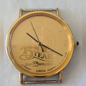 Vtg. LORUS  WALT DISNEY WORLD 15 YEARS Commemorative Watch Quartz Movement